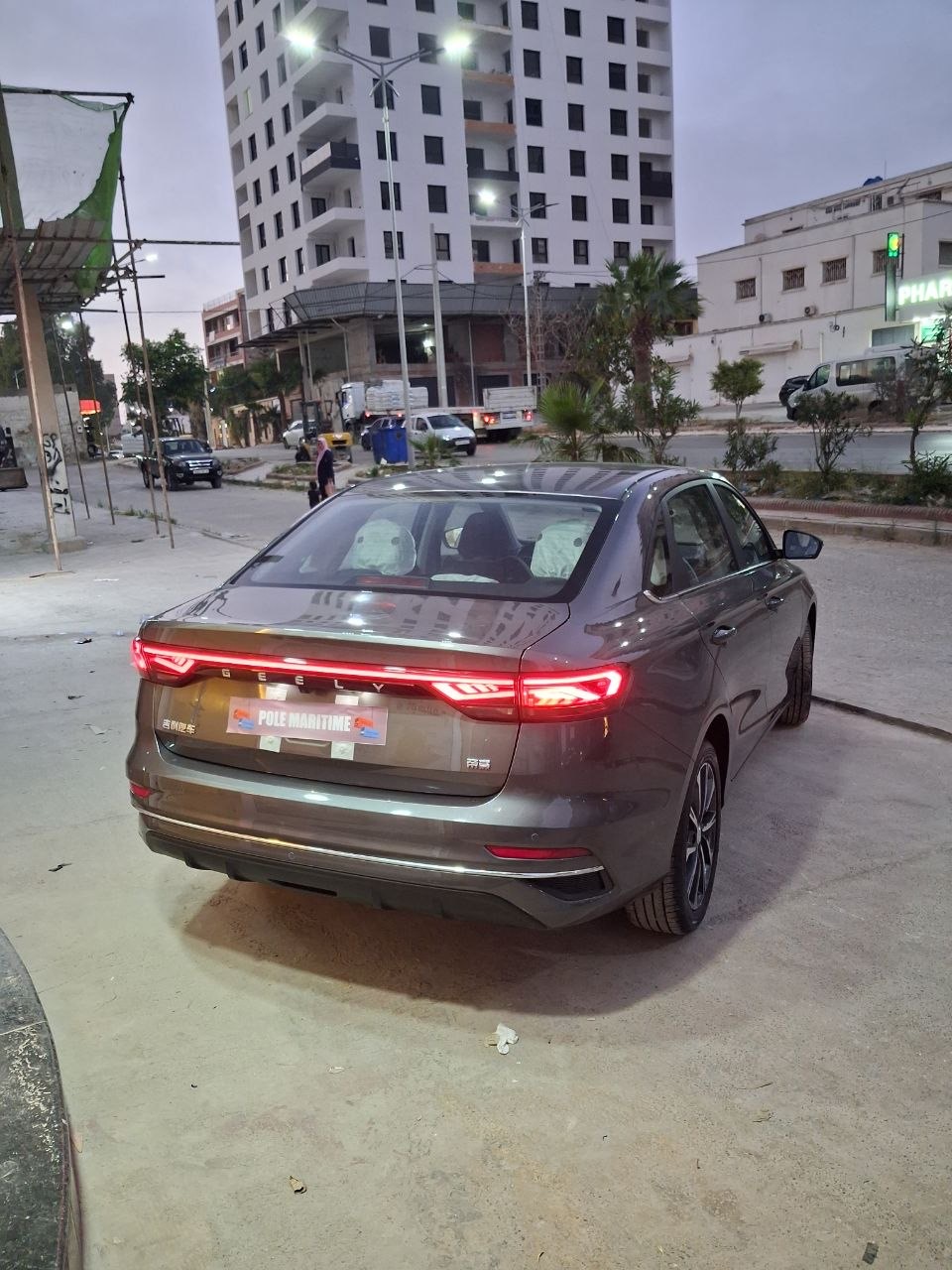 Geely Emgrand  Auto  2026 4