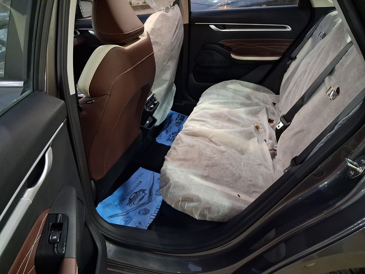 Geely Emgrand  Auto  2026 17