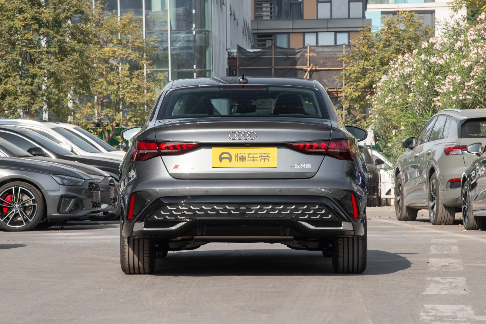 Audi A3L SPORTBACK 35 TFSI FLYING SPUR PREMIUM EDITION 2026 2