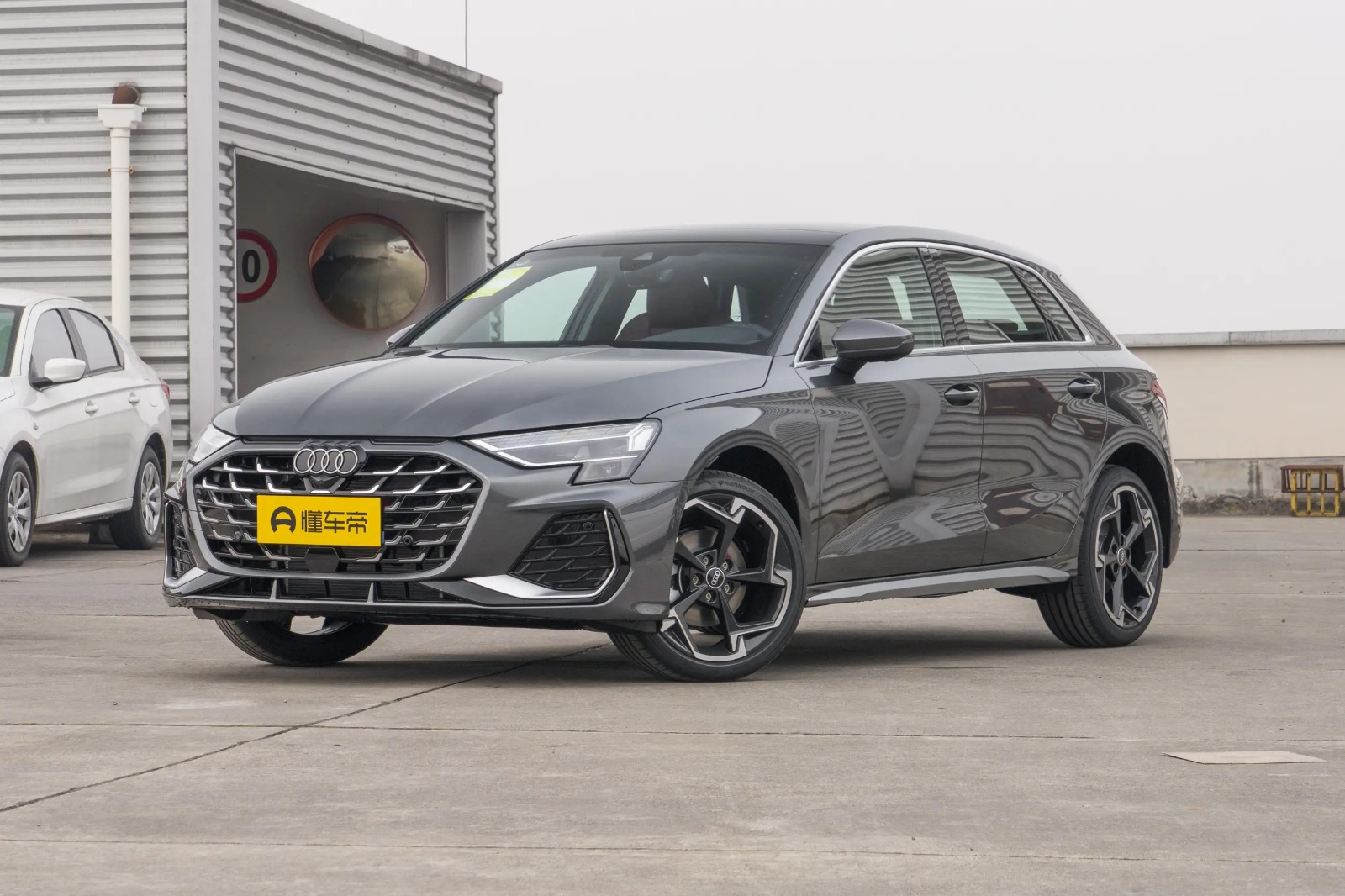 Audi A3 SPORTBACK 35 TFSI FLYING SPUR PREMIUM EDITION 2026