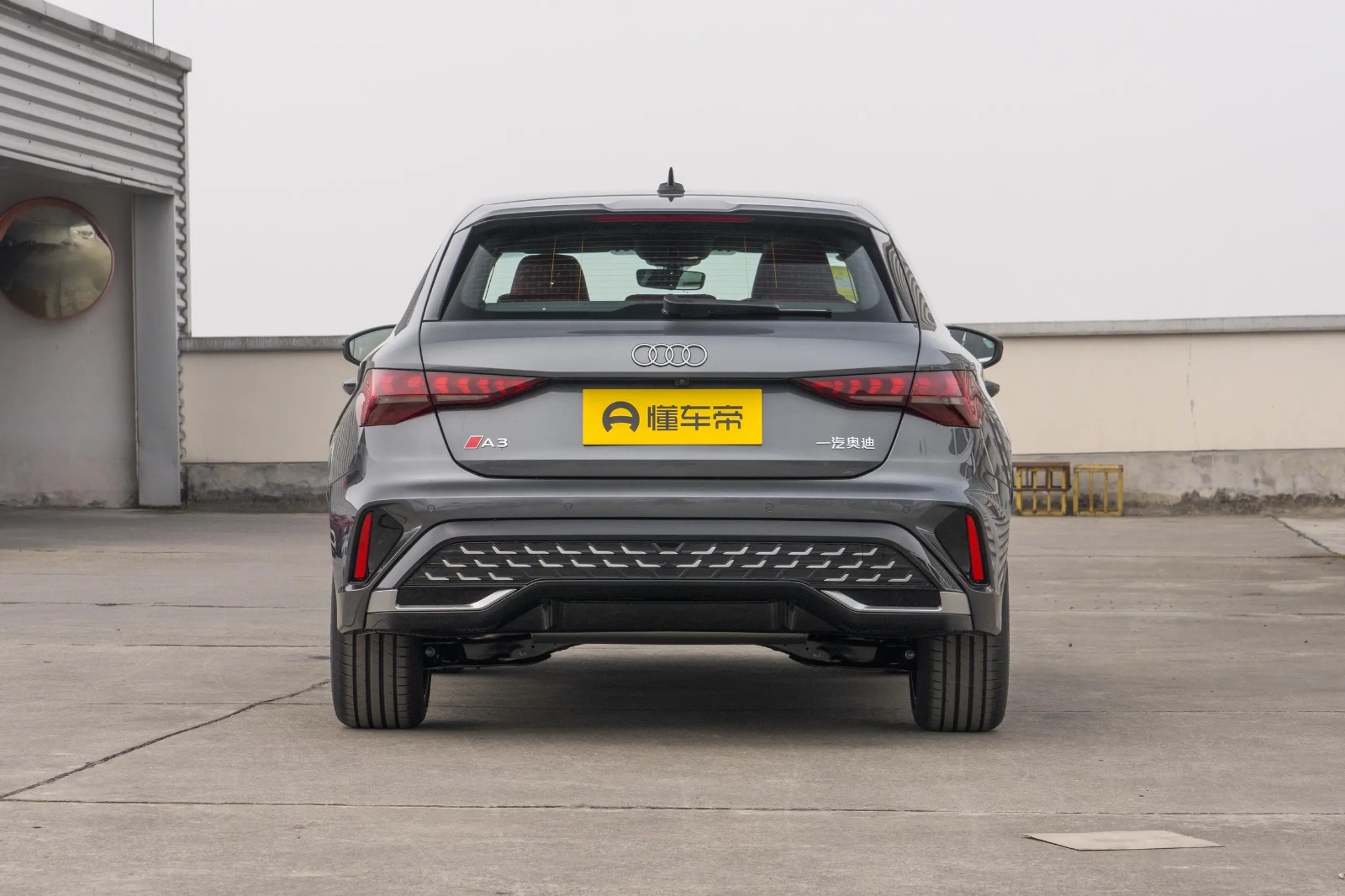 Audi A3 SPORTBACK 35 TFSI FLYING SPUR PREMIUM EDITION 2026 3
