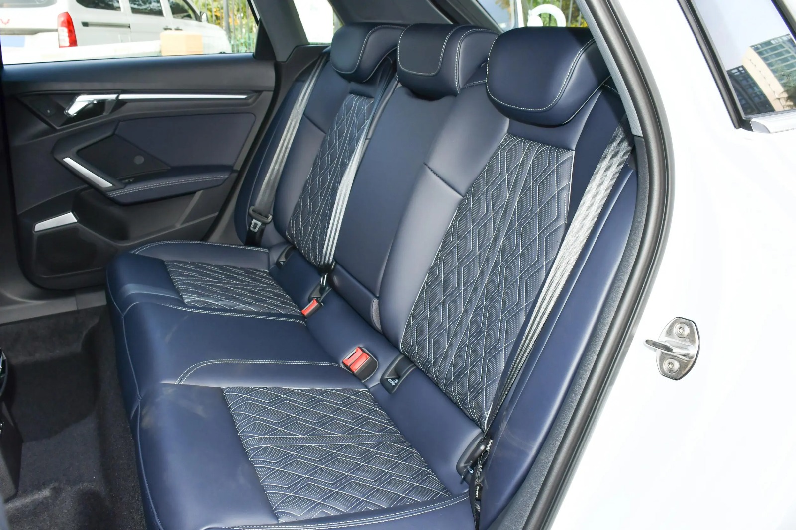 Audi A3 SPORTBACK 35 TFSI FLYING SPUR PREMIUM EDITION 2026 9