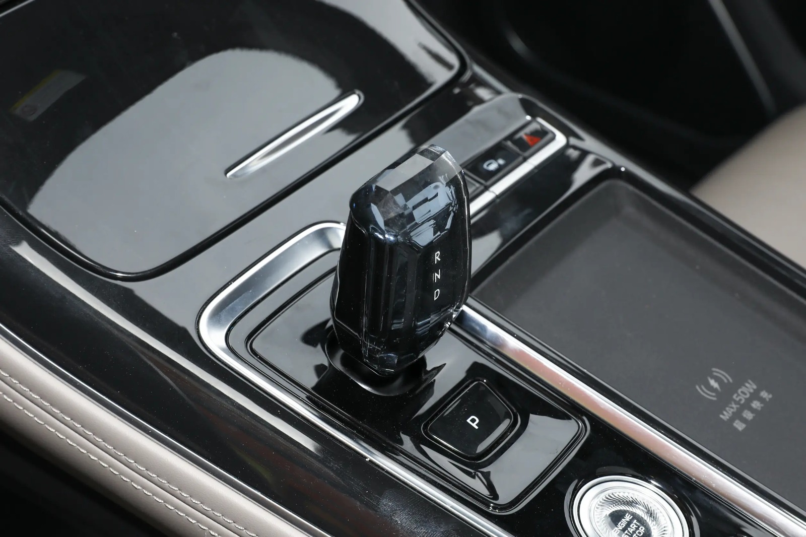 Geely ATALAS L 2026 1.5 DCT JINXIU 2026 10