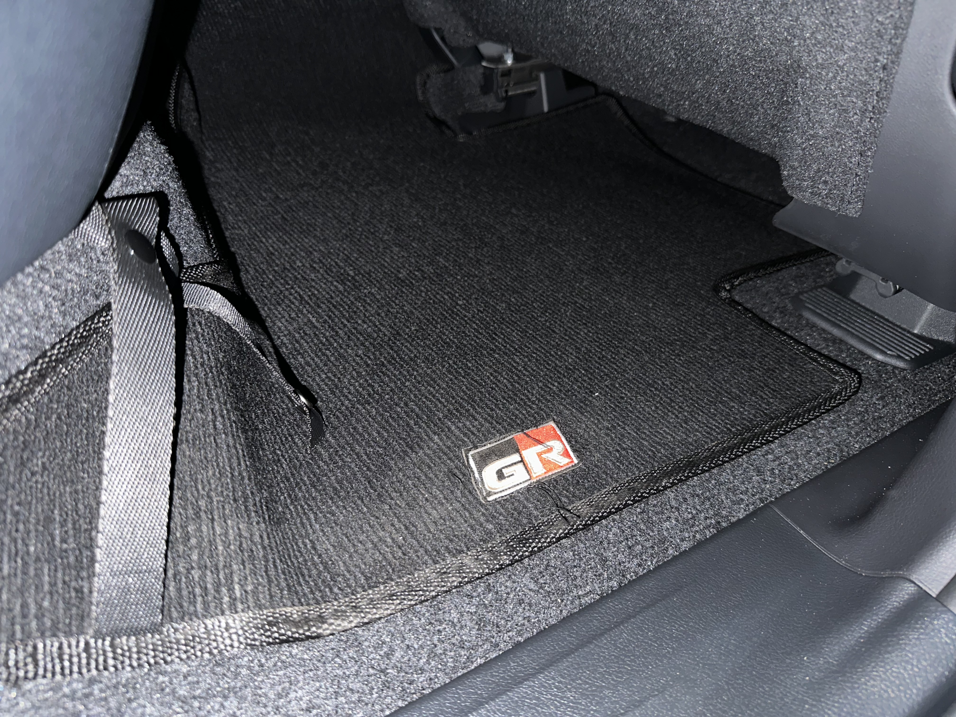 Toyota Hilux GR  2026 24