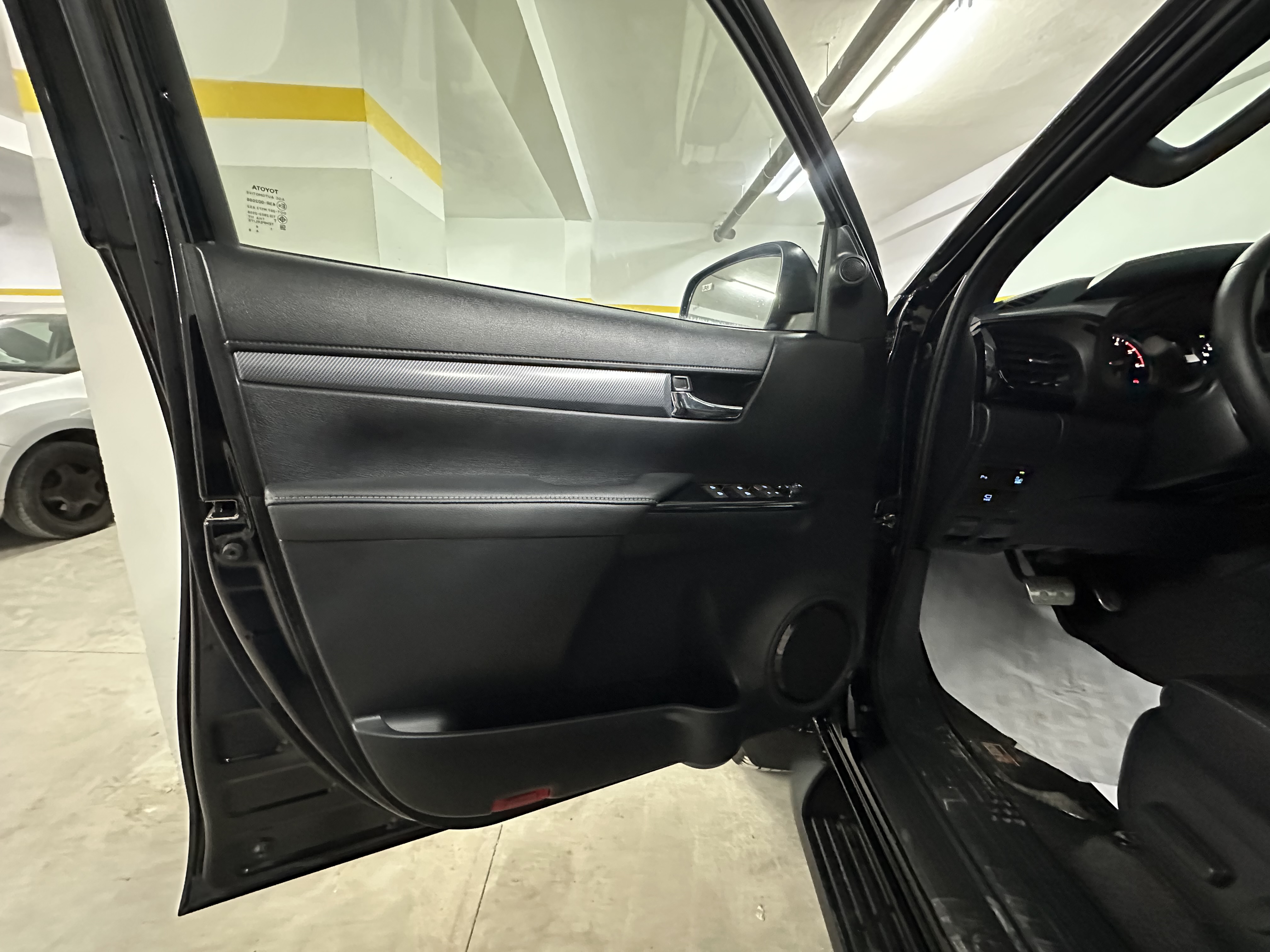 Toyota Hilux GR  2026 33