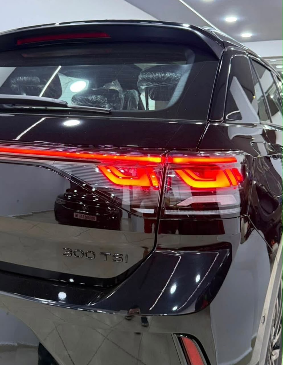 Volkswagen Troc black  magic 2026 4