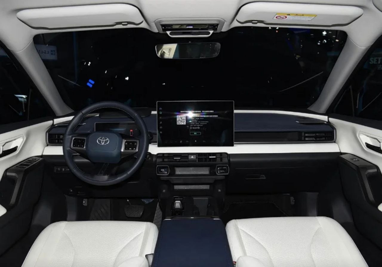 Toyota RAV4  2026 7