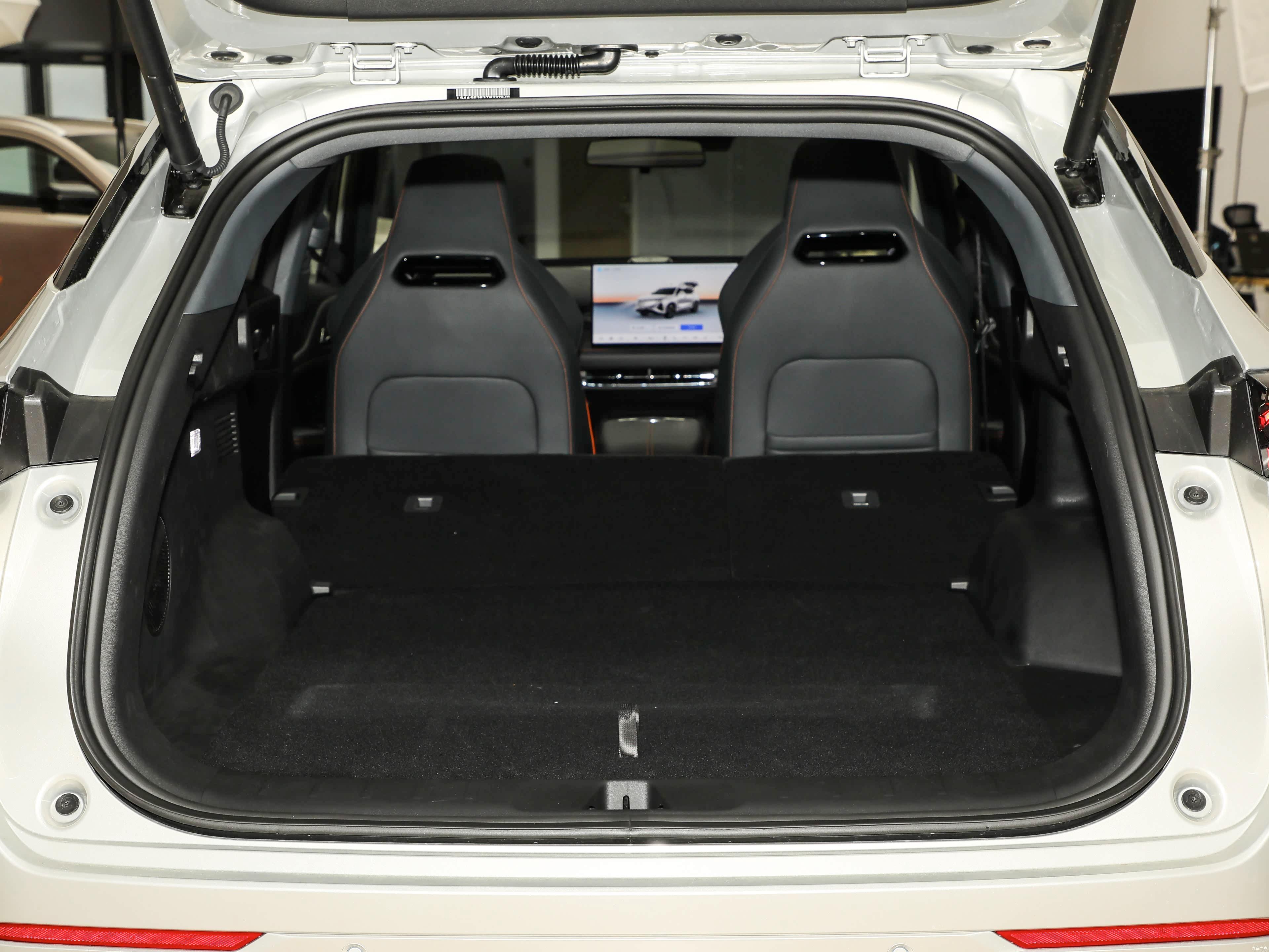 Changan UNI Z Smart Blue Whale 500Bar MAX 2026 41