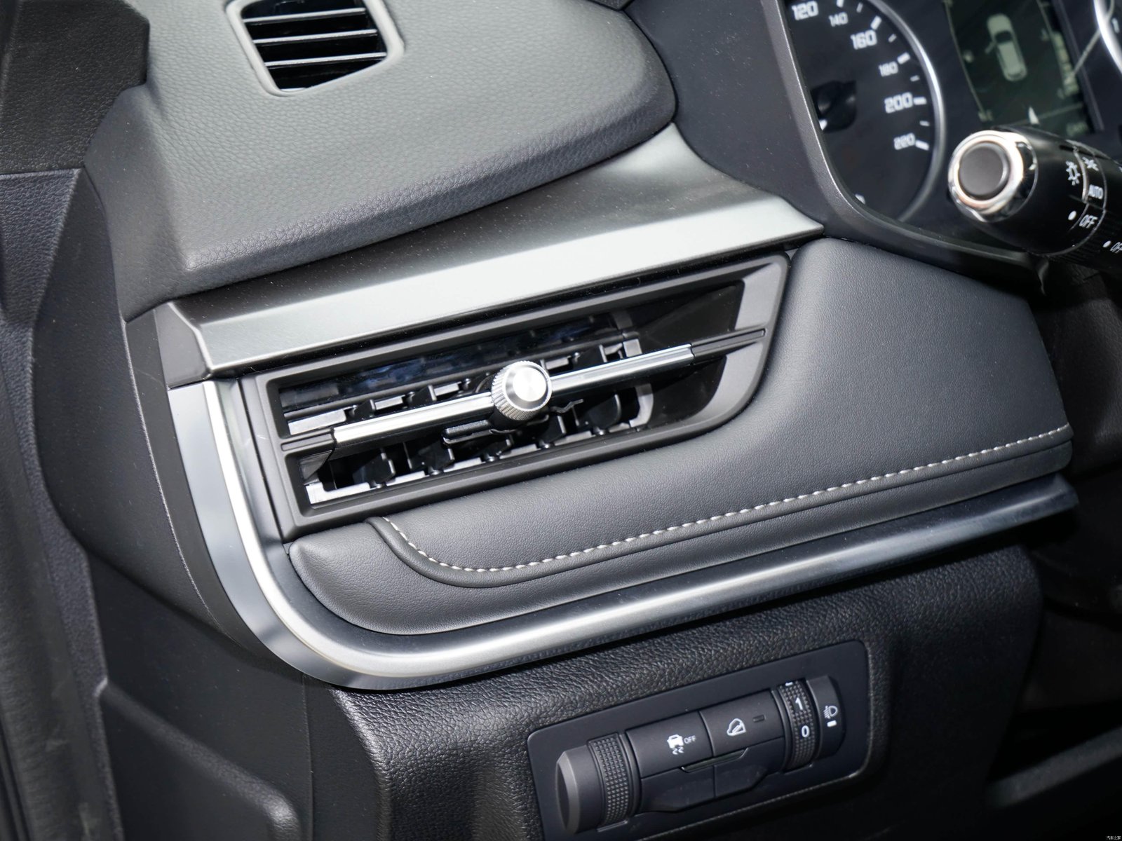 Chery Tiggo 5x 1.5L CVT Excellence 2026 17