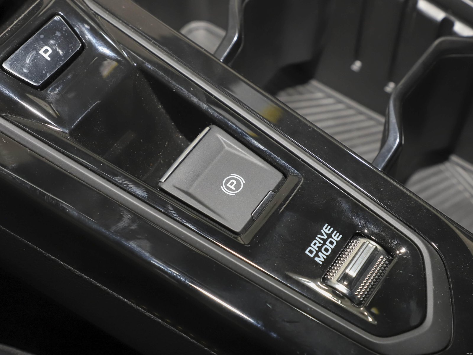 Geely Coolray Full Option 2026 31