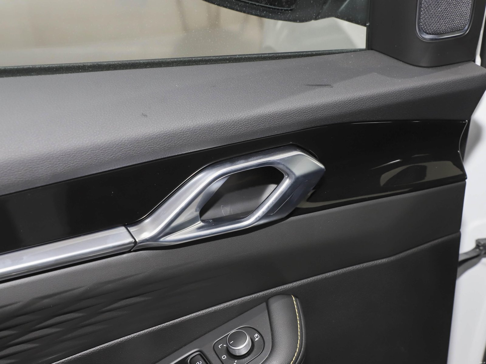 Geely Coolray Full Option 2026 34