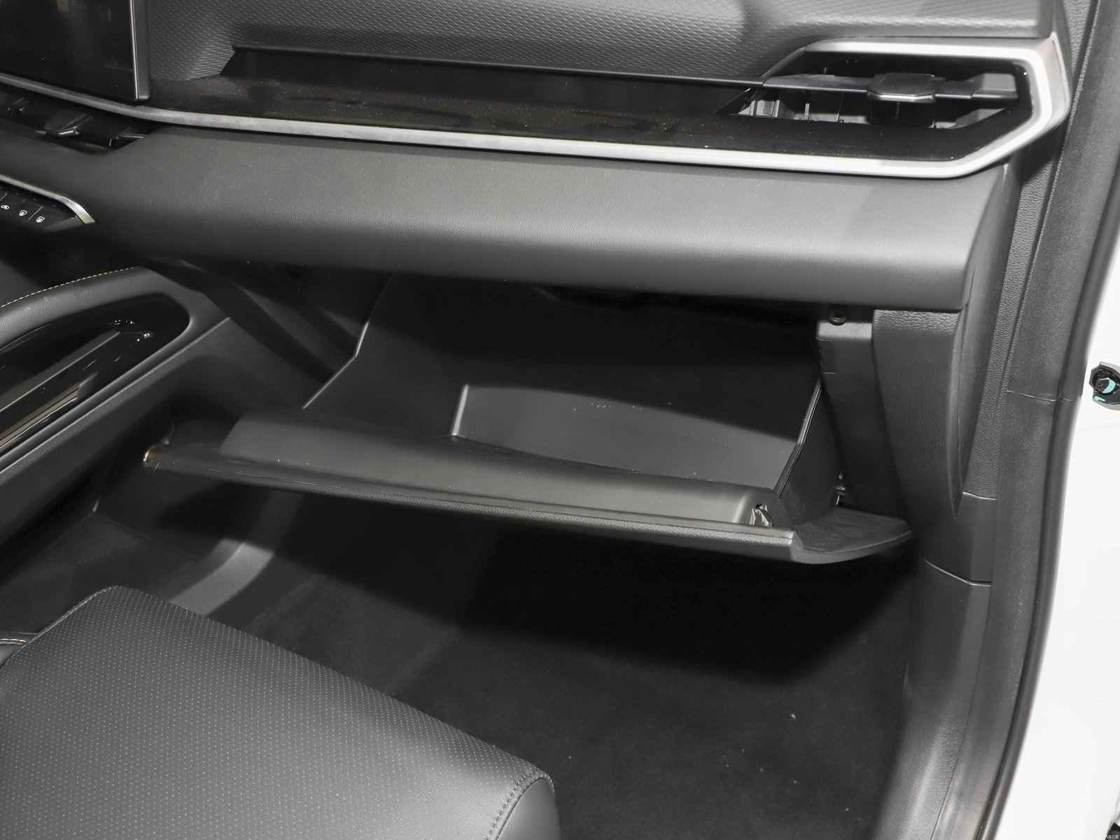 Geely Coolray Full Option 2026 32