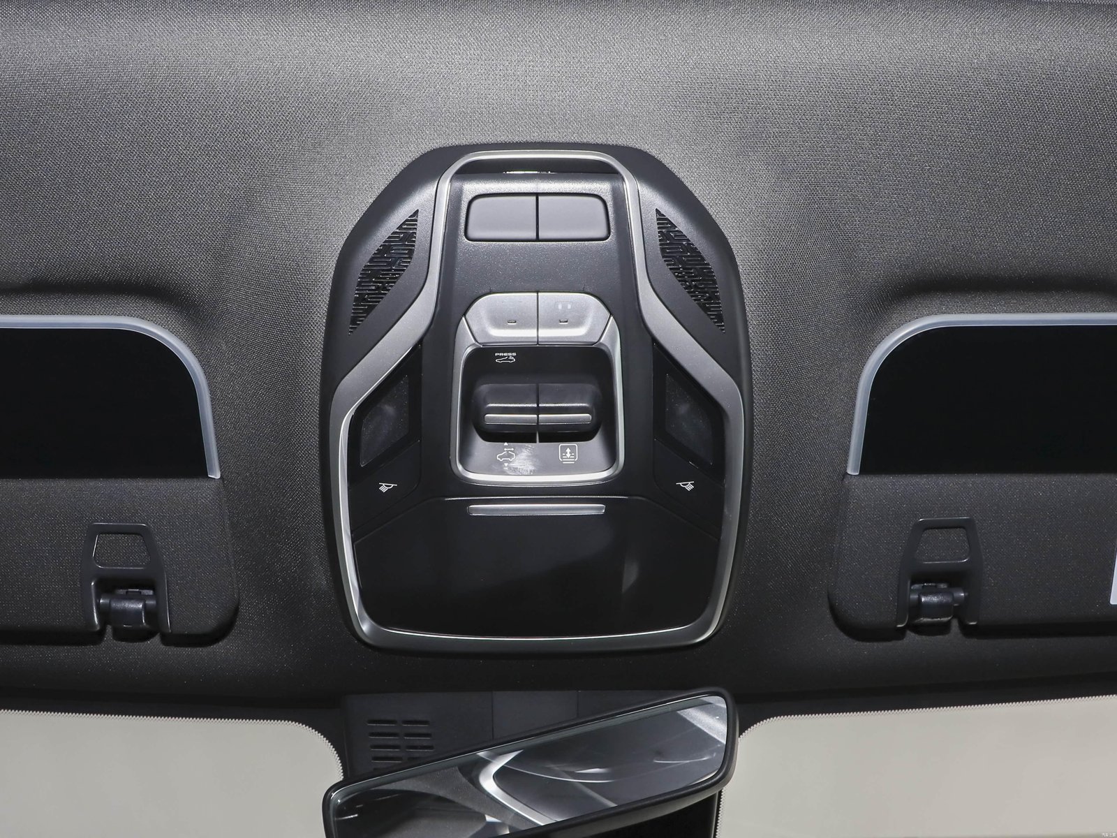 Geely Coolray Full Option 2026 38