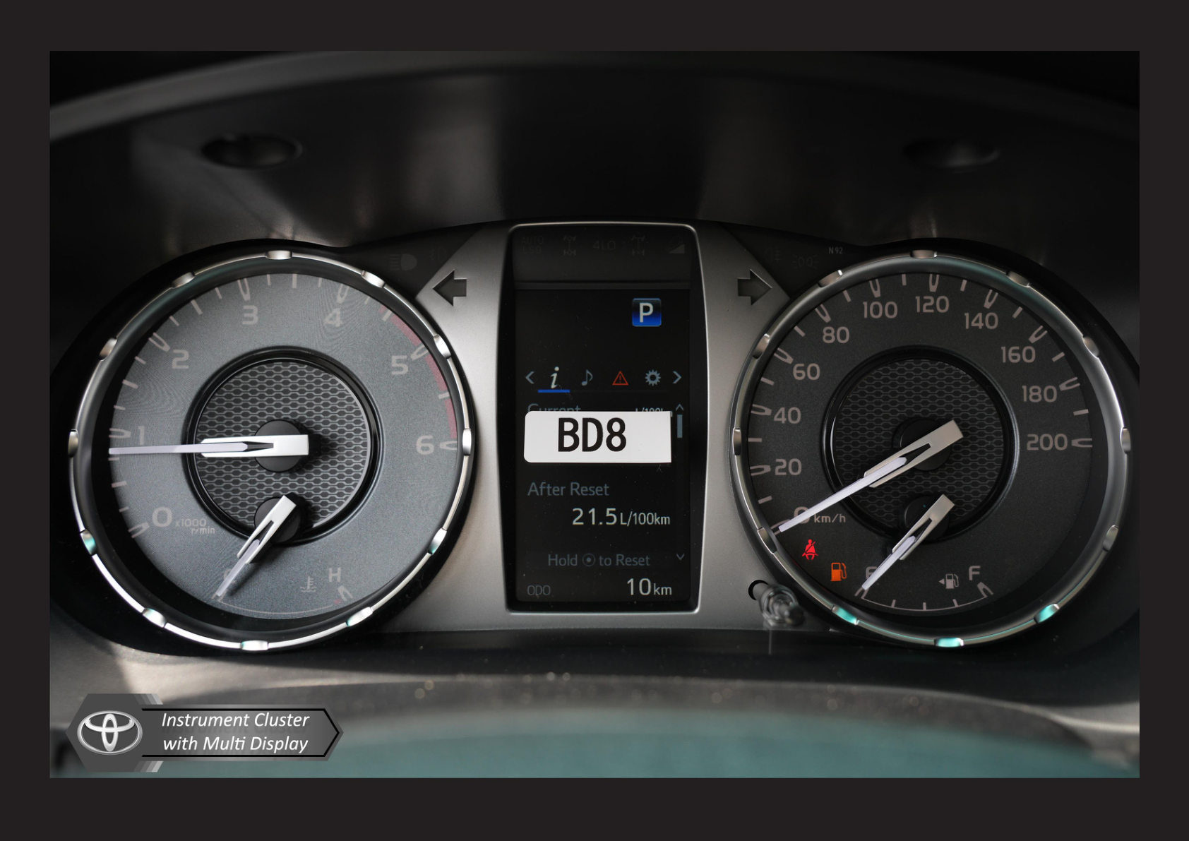 Toyota Hilux 2.4L GLX 4x4 2026 10