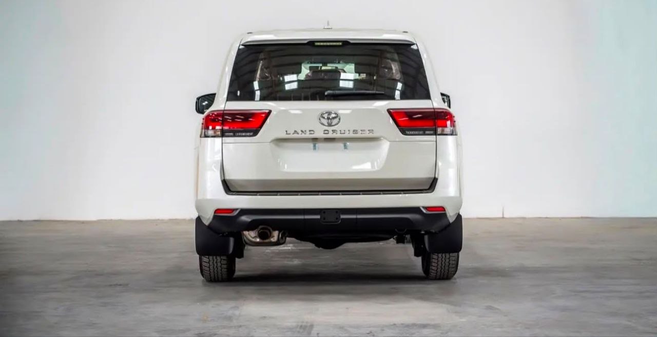 Toyota Land Cruiser 300 GXR 2026 6