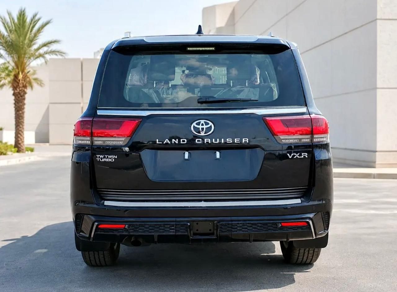 Toyota Land Cruiser 300 VXR 2026 5