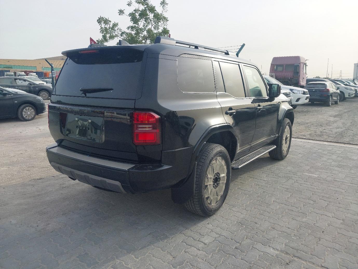 Toyota Prado 2.8L AT Diesel Luxury 2026 3