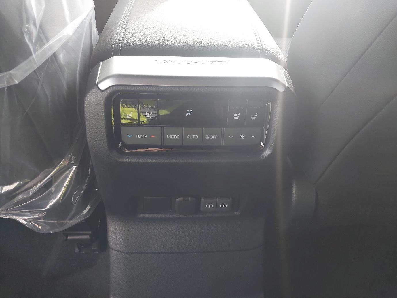 Toyota Prado 2.8L AT Diesel Luxury 2026 16