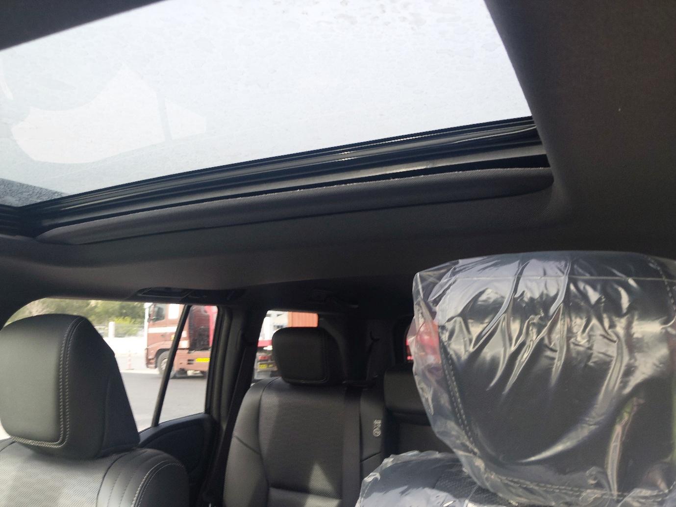 Toyota Prado 2.8L AT Diesel Luxury 2026 17