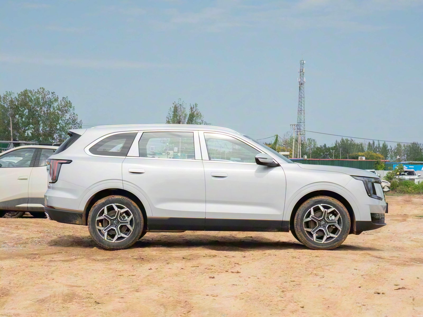 Jetour X70L 1.5TGDI-7DCT Luxury 2026 3
