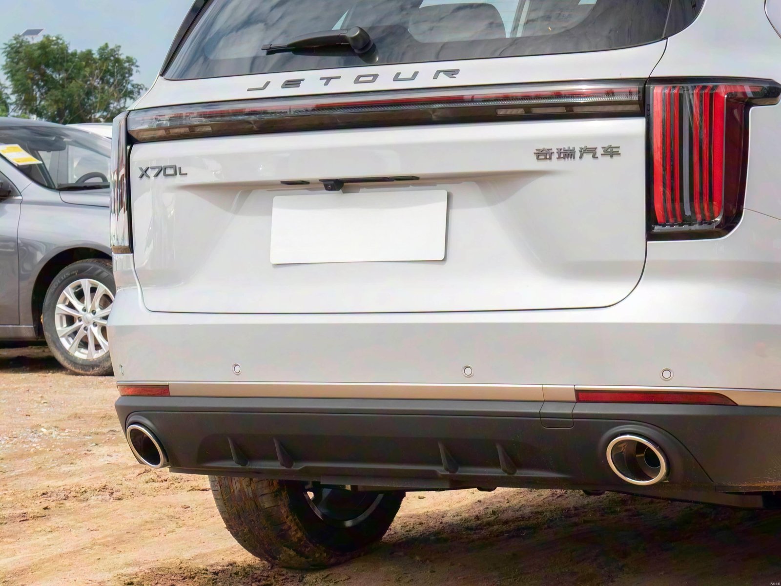 Jetour X70L 1.5TGDI-7DCT Luxury 2026 17