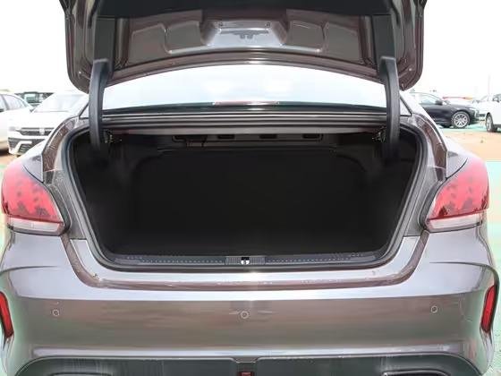 MG MG5 180 DVVT Boîte Manuelle Luxury 2026 13
