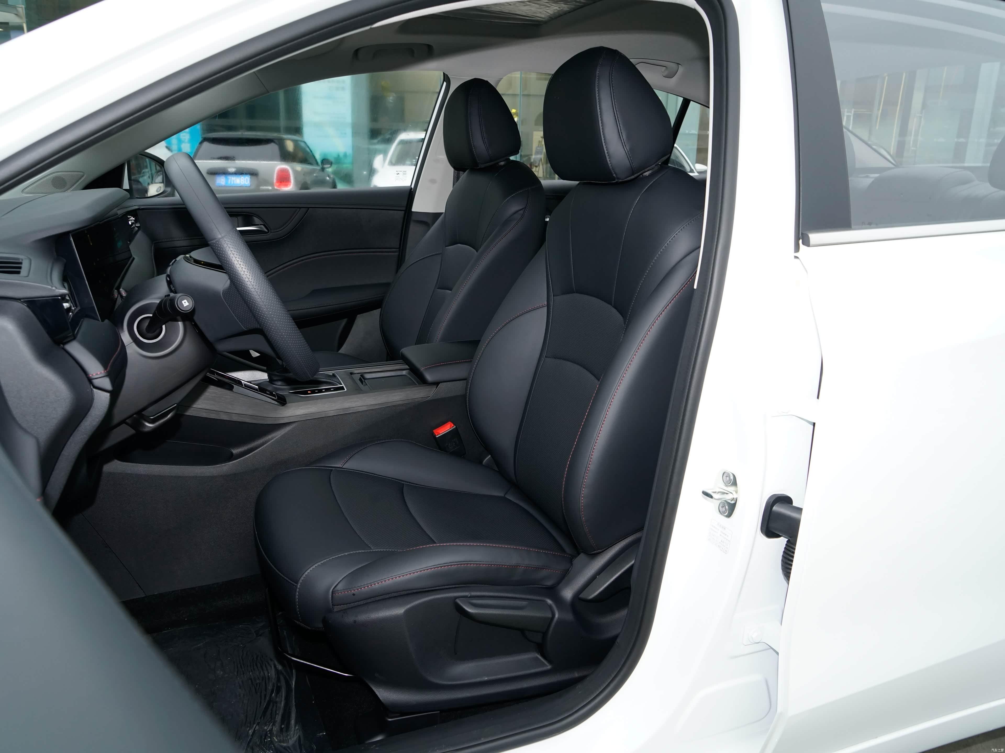 Roewe i5 1.5L CVT Honor 2026 22