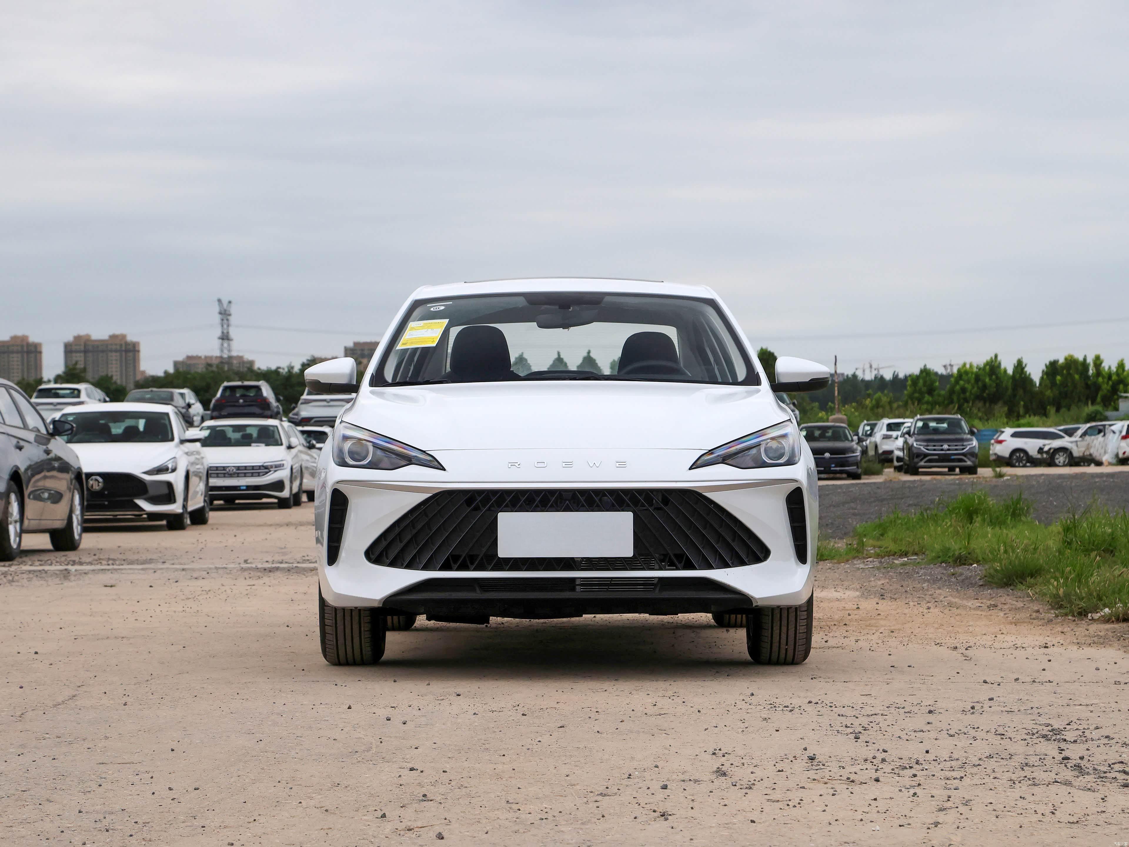 Roewe i5 1.5L CVT Luxury 2026 2