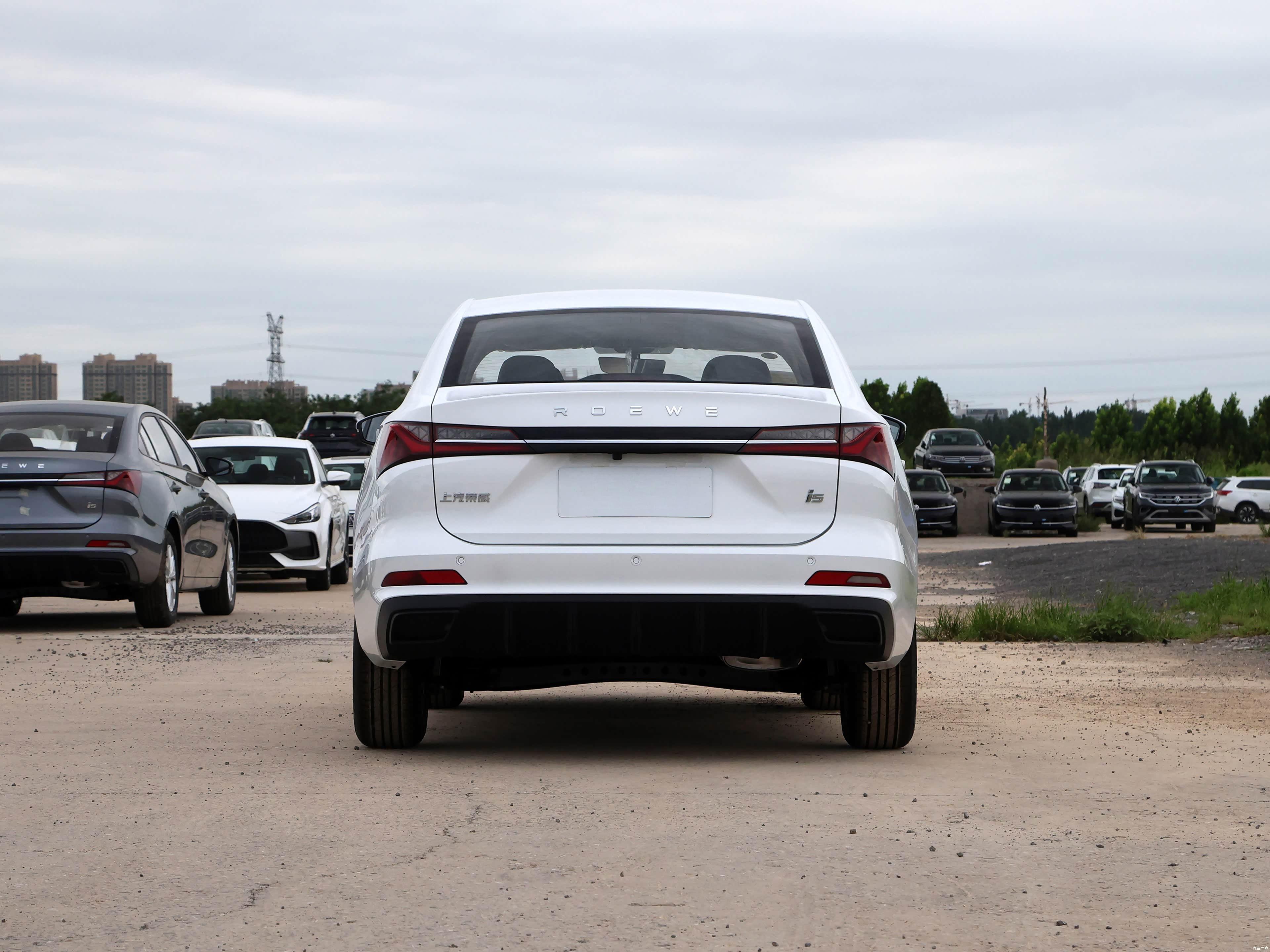 Roewe i5 1.5L CVT Luxury 2026 5