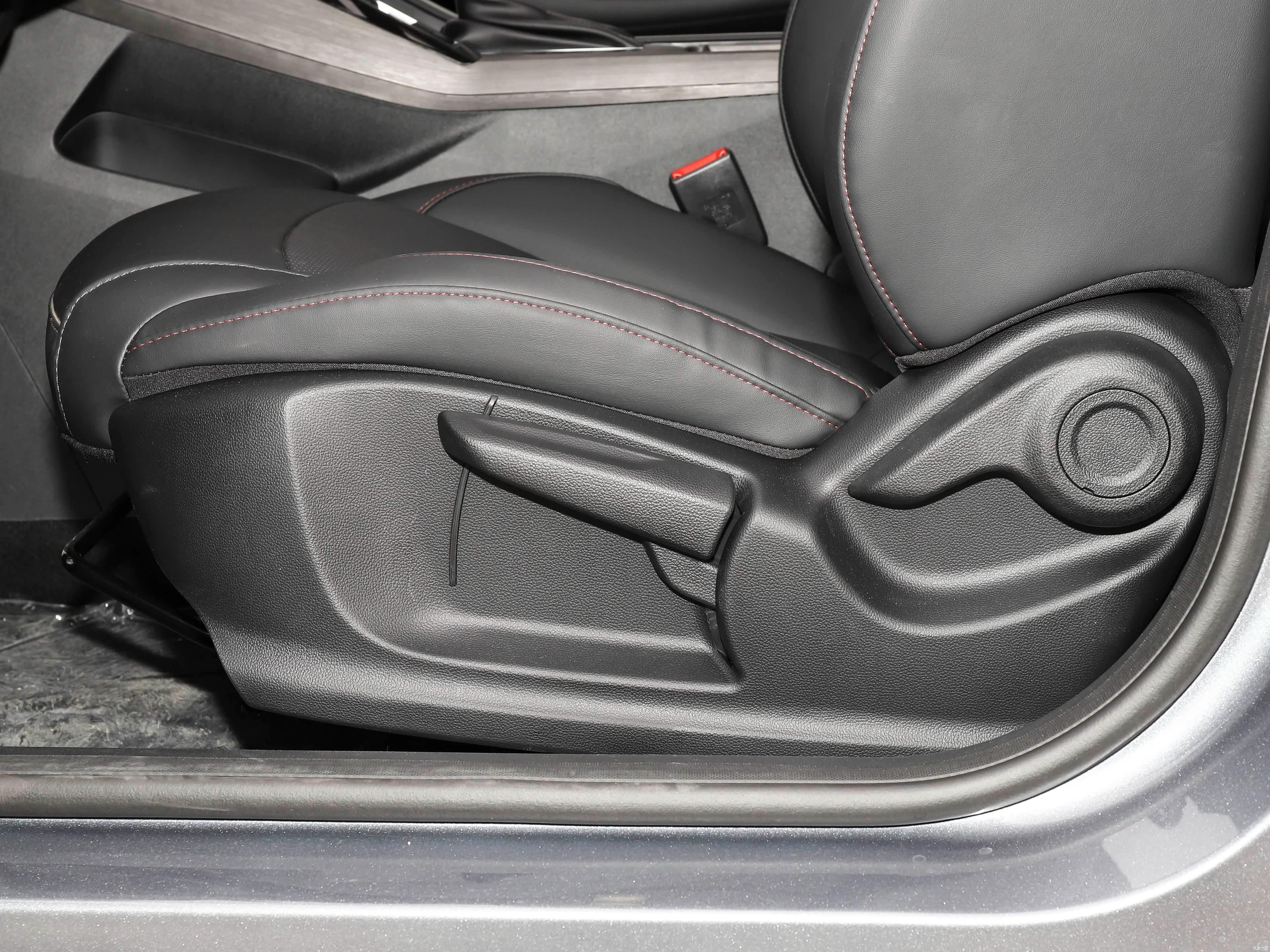 Roewe i5 1.5L CVT Luxury 2026 32