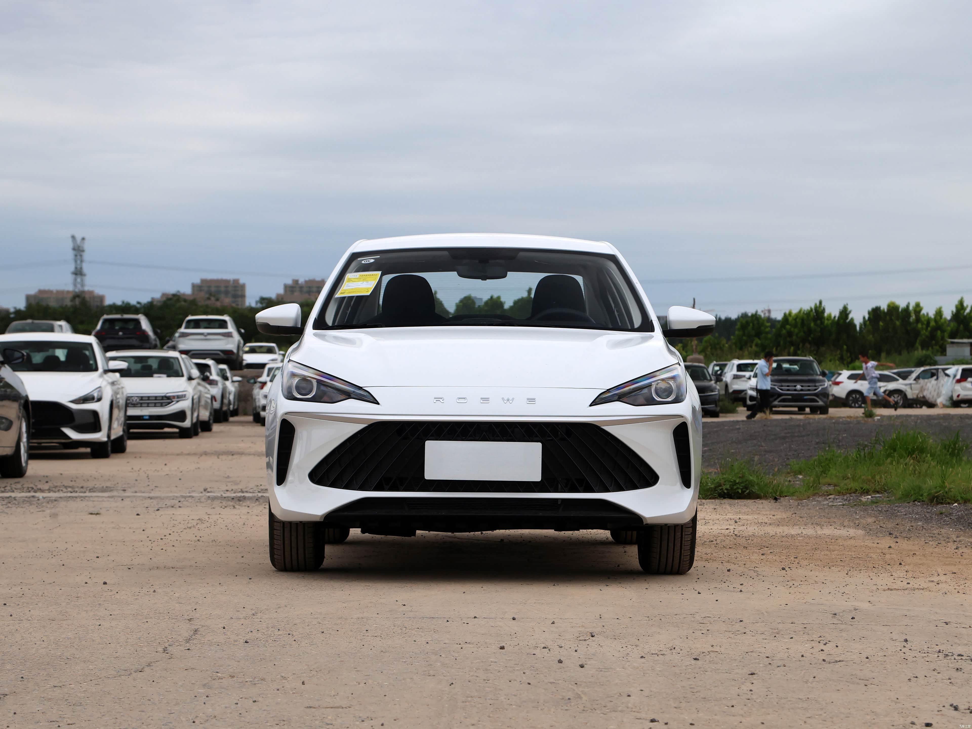 Roewe i5 1.5L Manual Comfort 2026 2