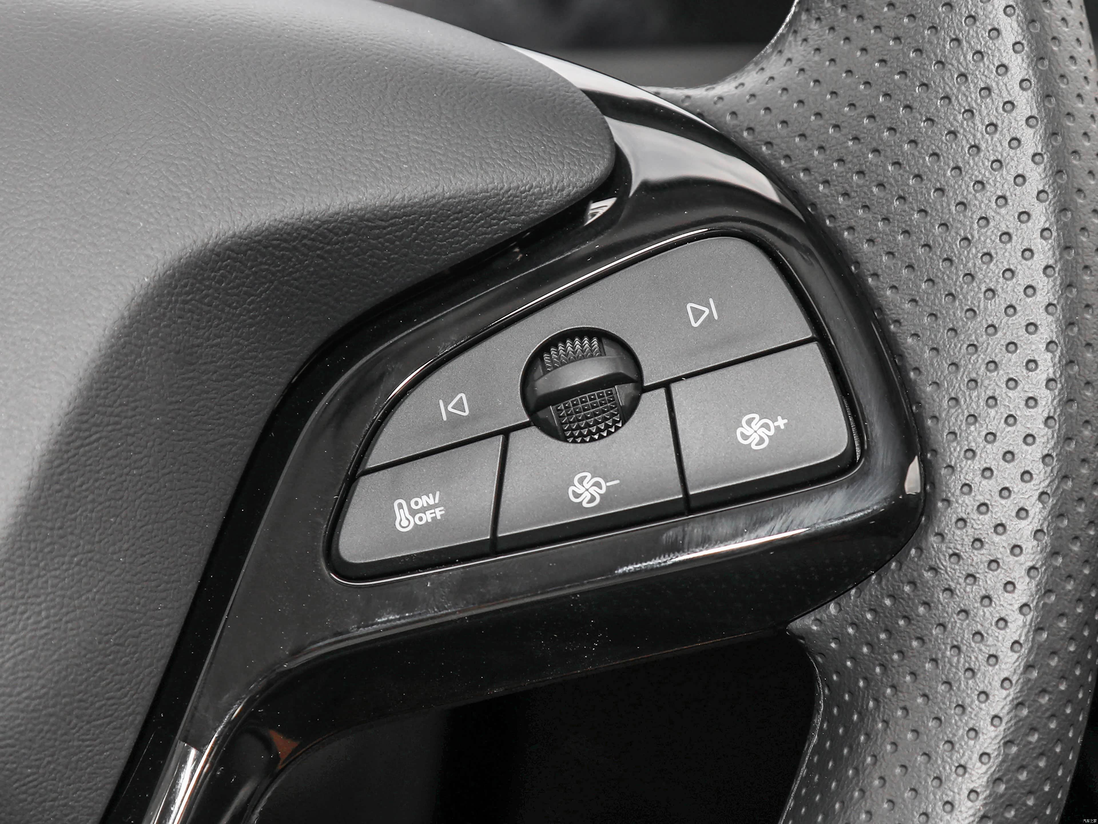 Roewe i5 1.5L Manual Comfort 2026 16