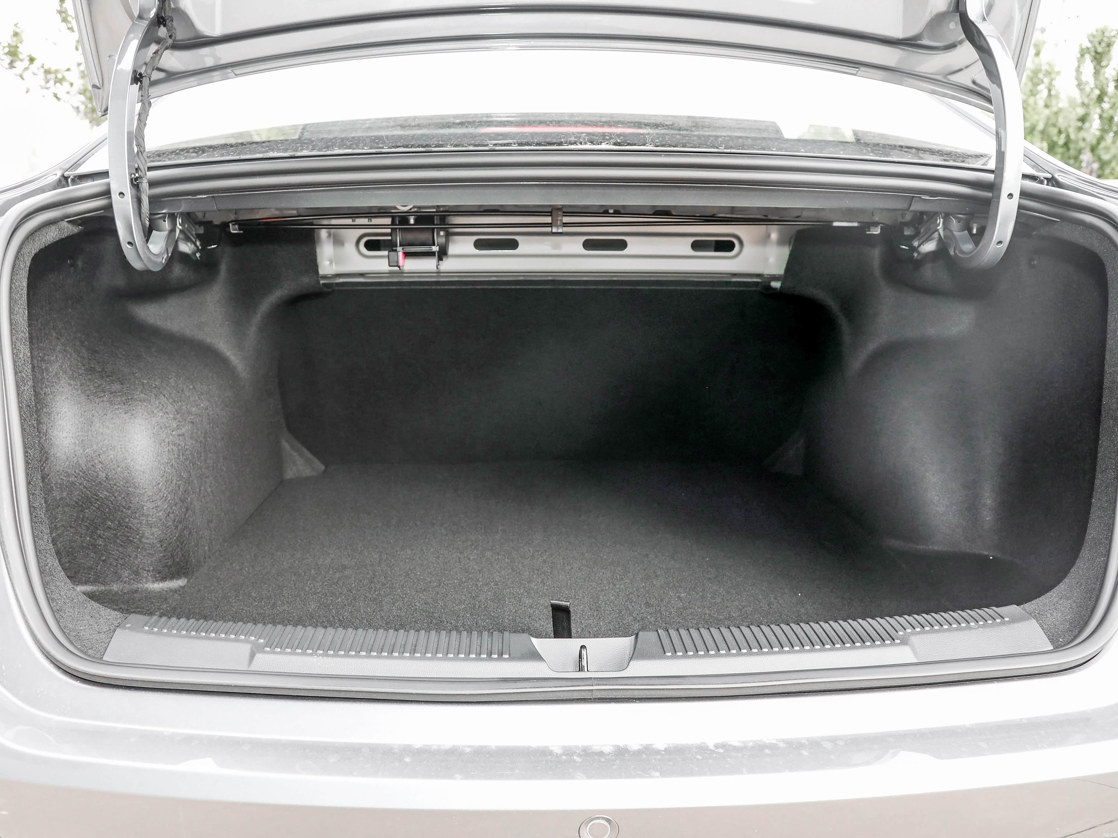 Roewe i5 1.5L Manual Comfort 2026 42