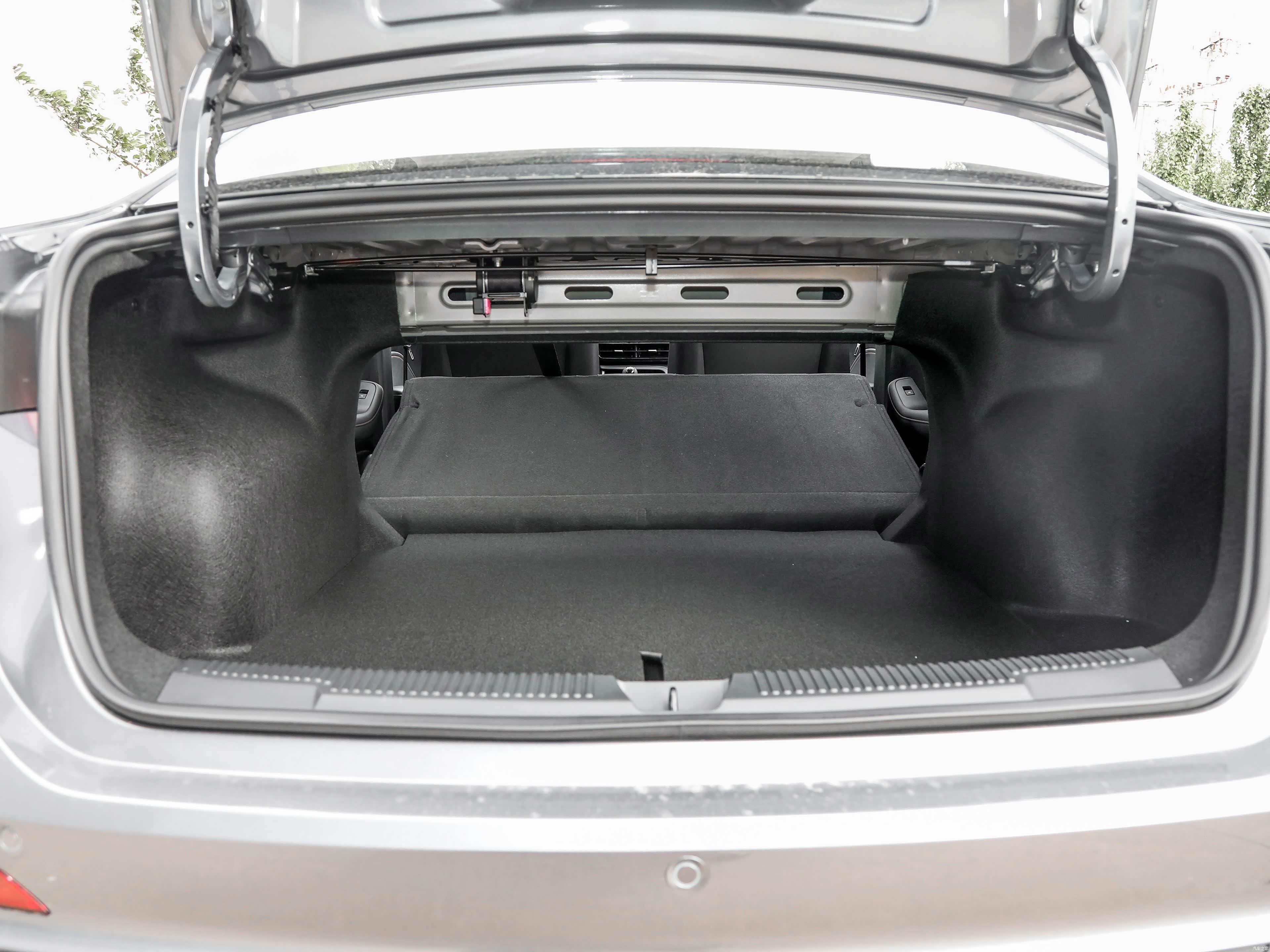 Roewe i5 1.5L Manual Comfort 2026 43
