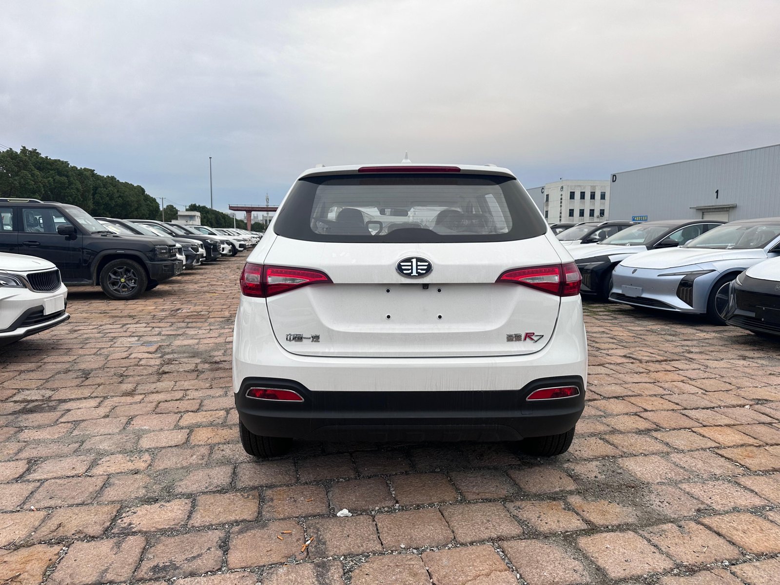 Senia R7 1.5L Automatic Comfort 2026 4