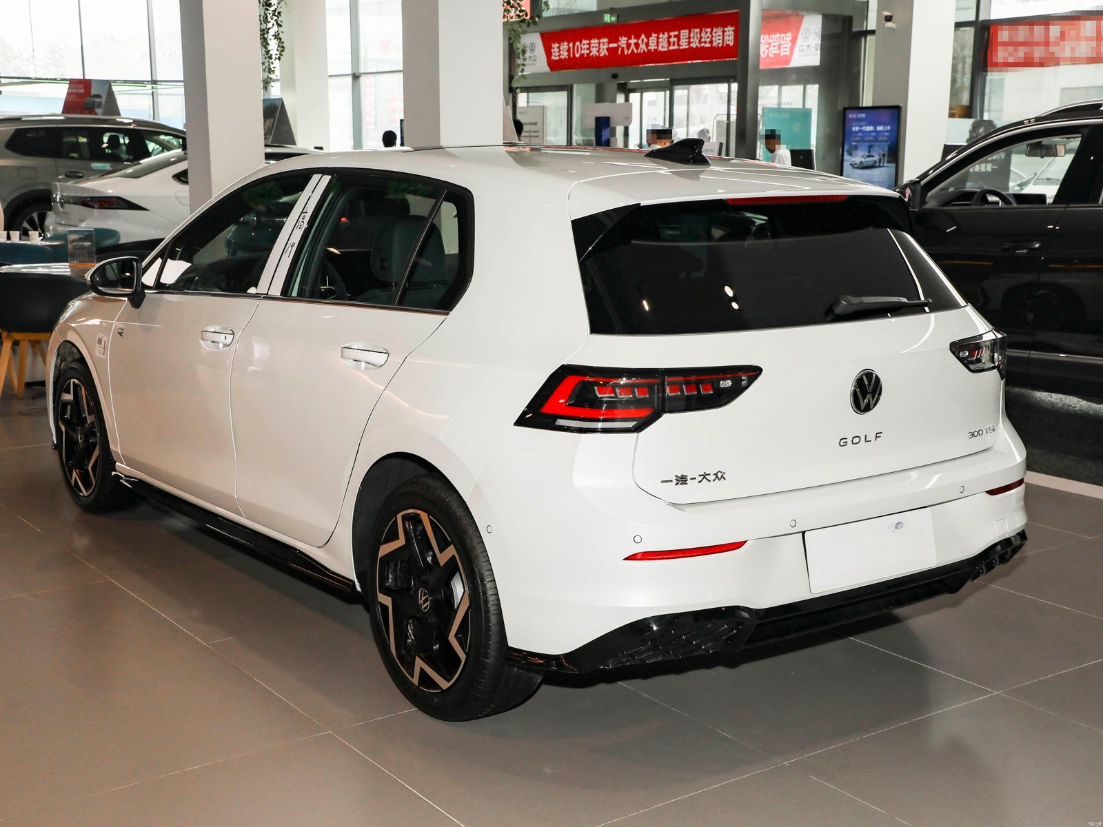 Volkswagen Golf 8.5 300 TSI R-LINE 2026 5