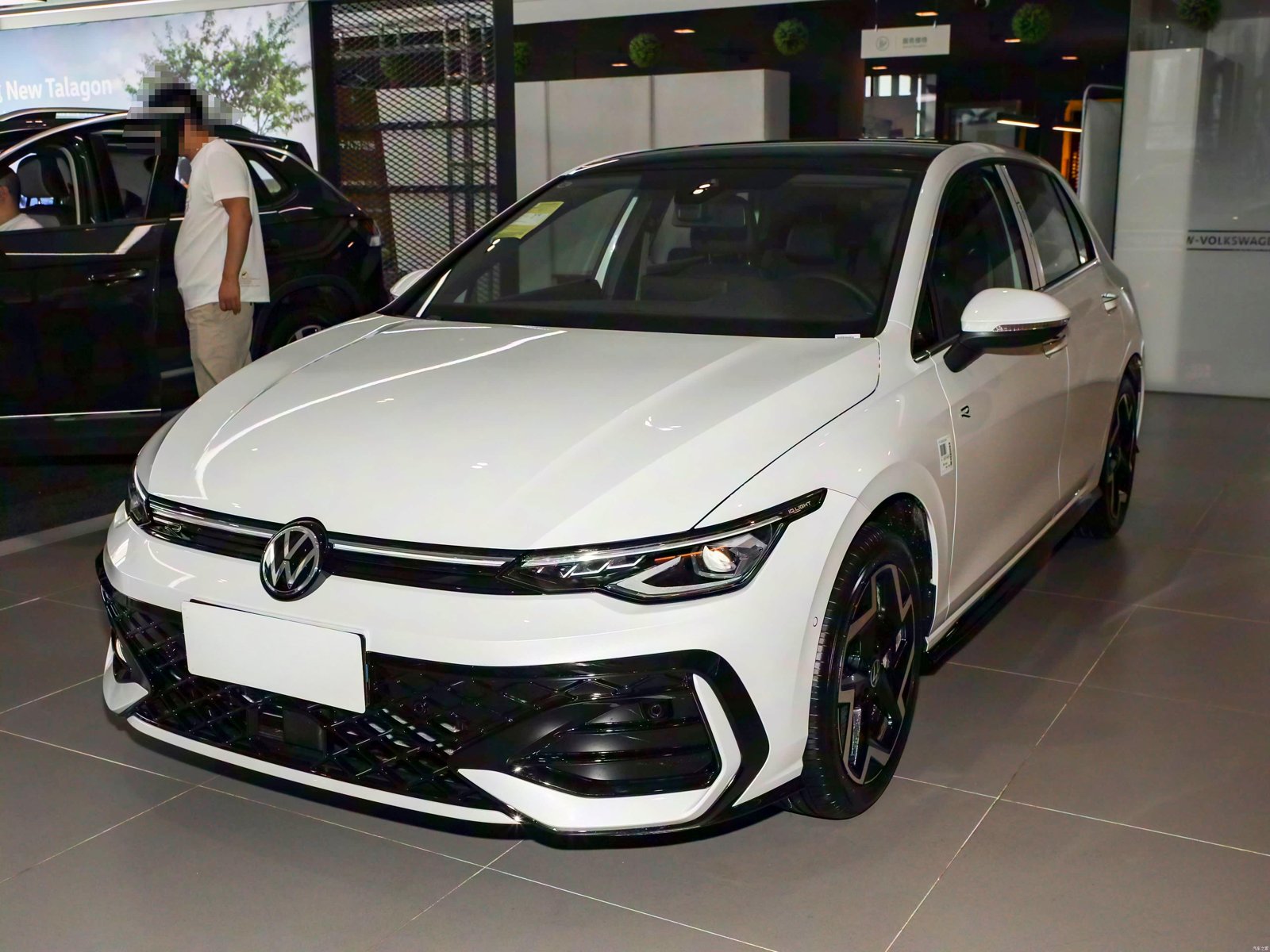 Volkswagen Golf 8.5 300 TSI R-LINE 2026 7