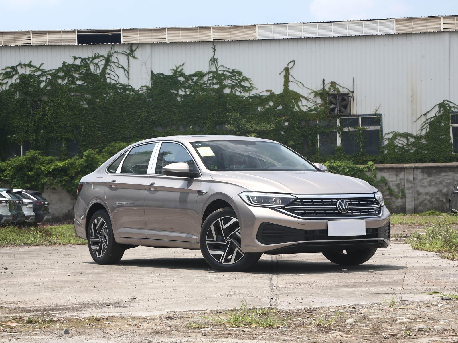 Volkswagen Sagitar 300TSI DSG Surpasses 2026 3