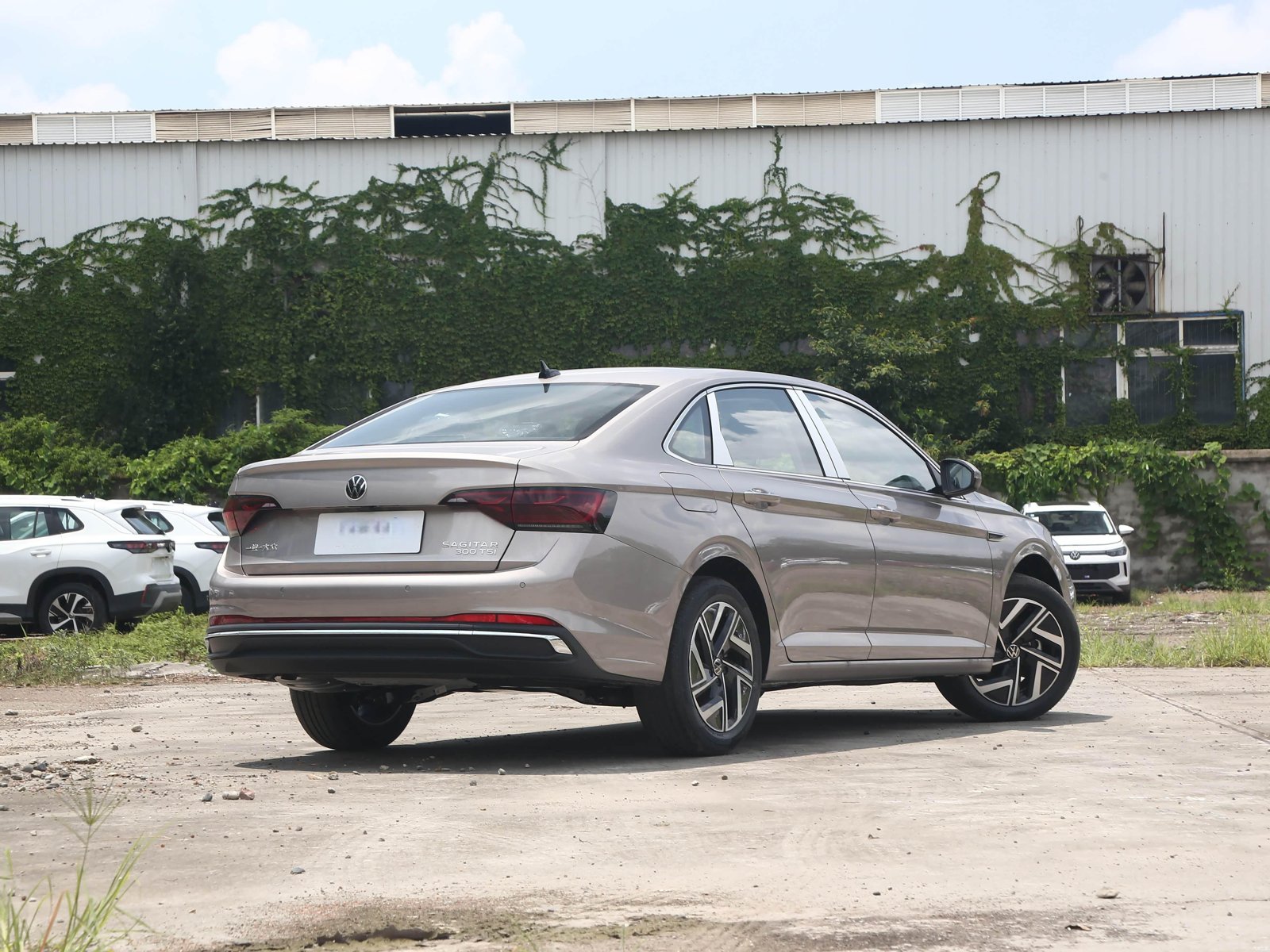 Volkswagen Sagitar 300TSI DSG Surpasses 2026 7