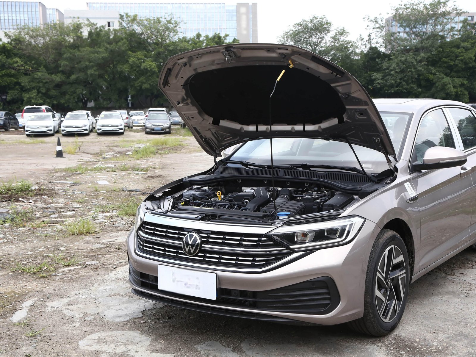 Volkswagen Sagitar 300TSI DSG Surpasses 2026 10