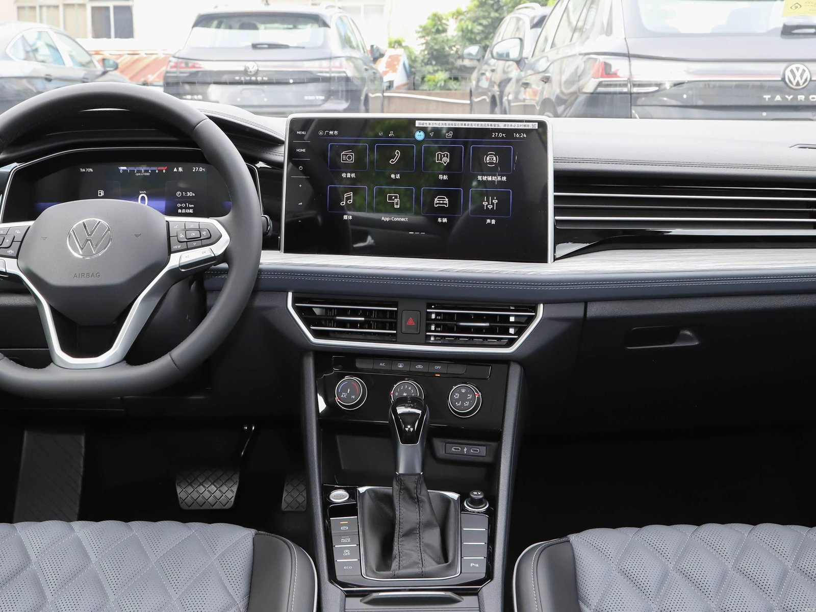 Volkswagen Sagitar 300TSI DSG Surpasses 2026 15