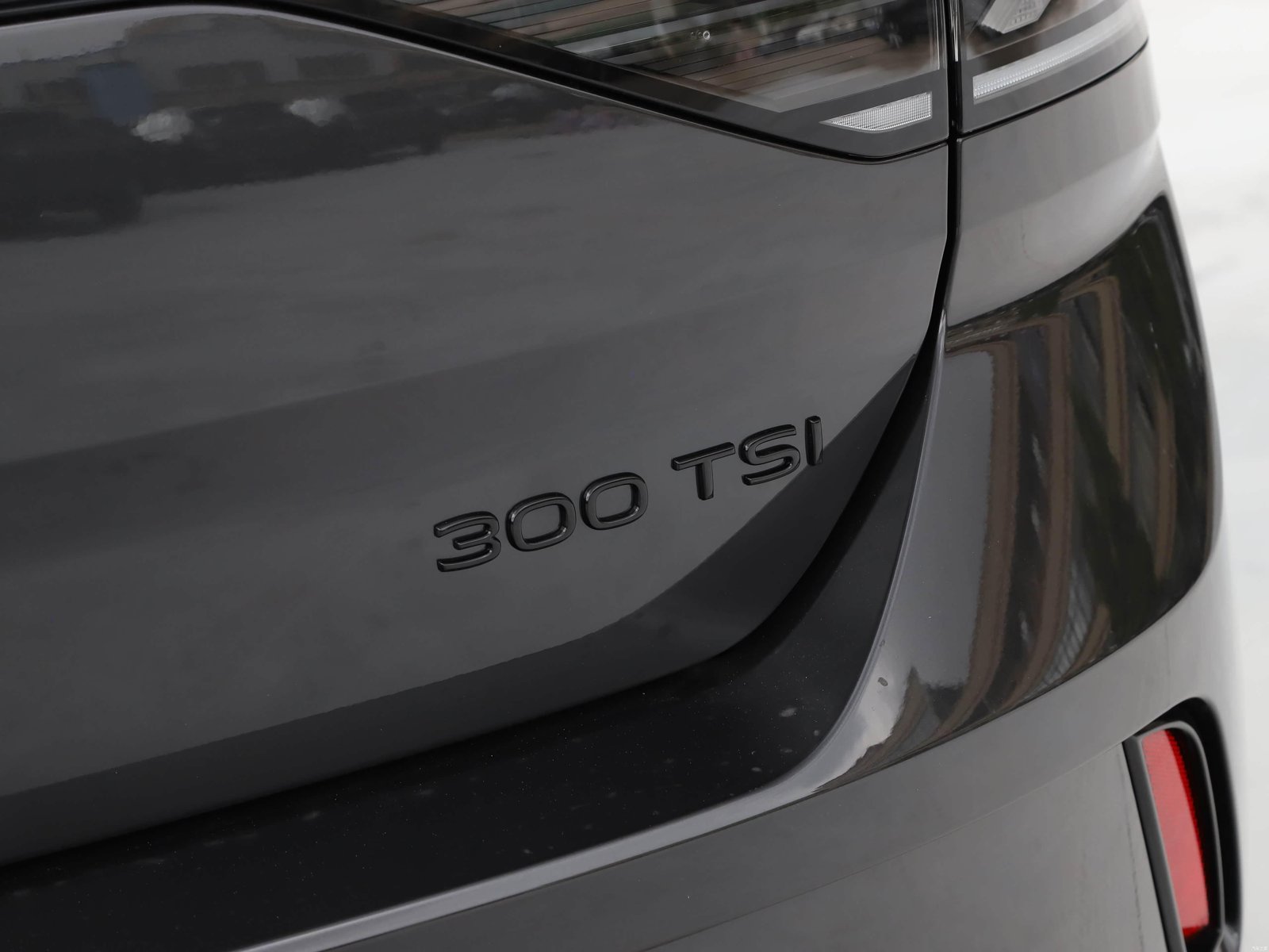 Volkswagen T-Roc 300 TSI DSG 2WD Starlight Black 2026 20