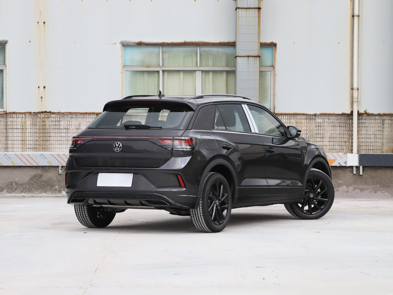 Volkswagen T-Roc 300 TSI DSG 2WD Starlight Black 2026 4