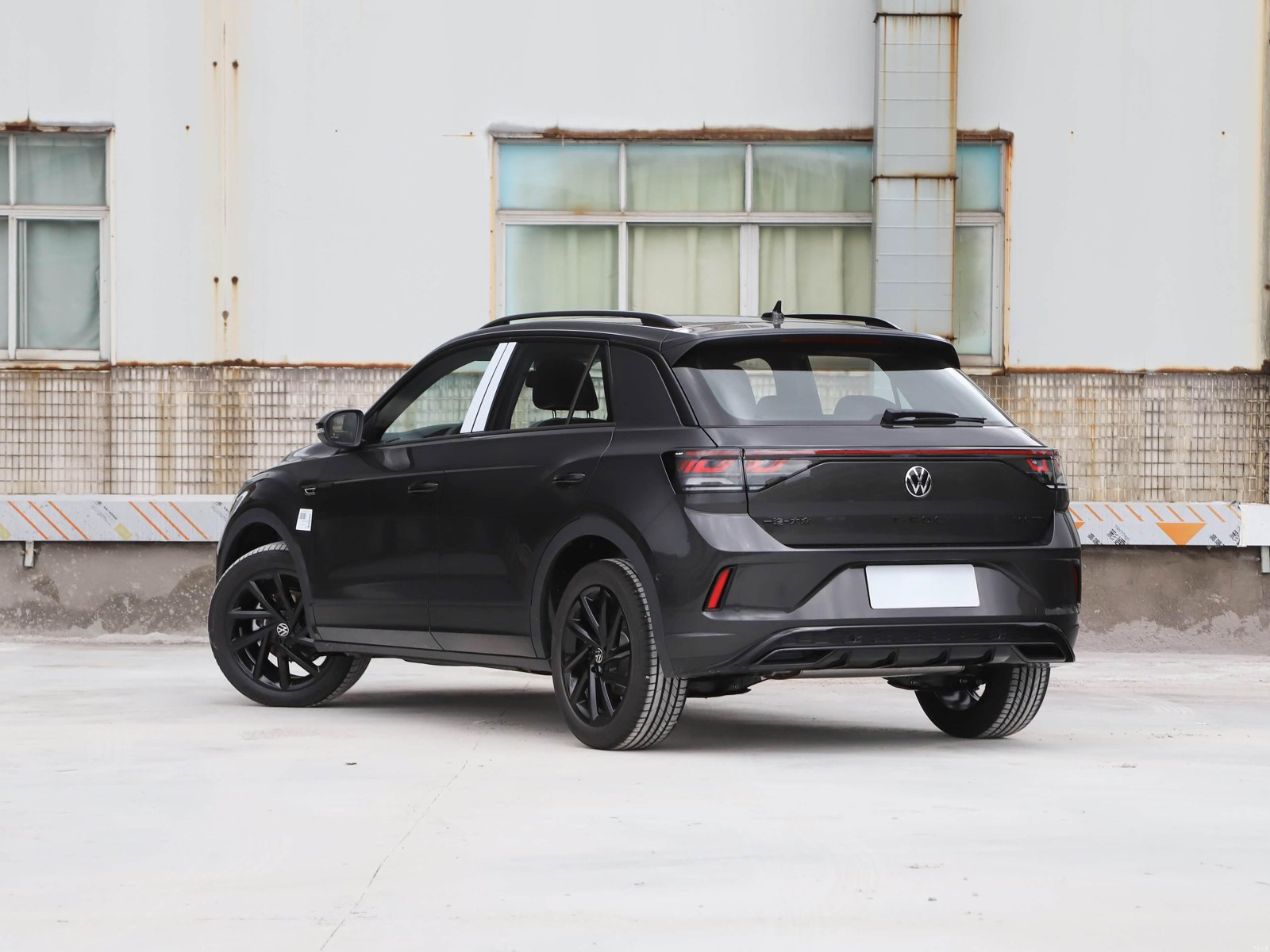 Volkswagen T-Roc 300 TSI DSG 2WD Starlight Black 2026 5