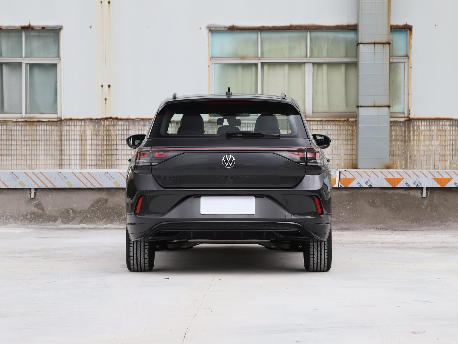 Volkswagen T-Roc 300 TSI DSG 2WD Starlight Black 2026 8