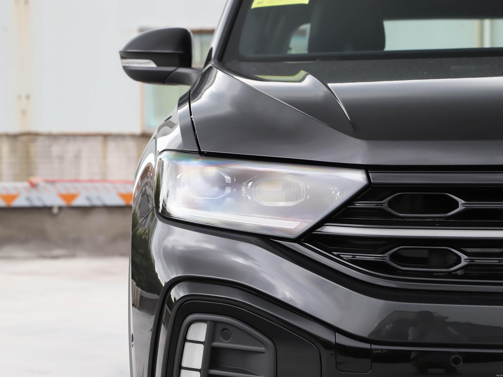 Volkswagen T-Roc 300 TSI DSG 2WD Starlight Black 2026 10