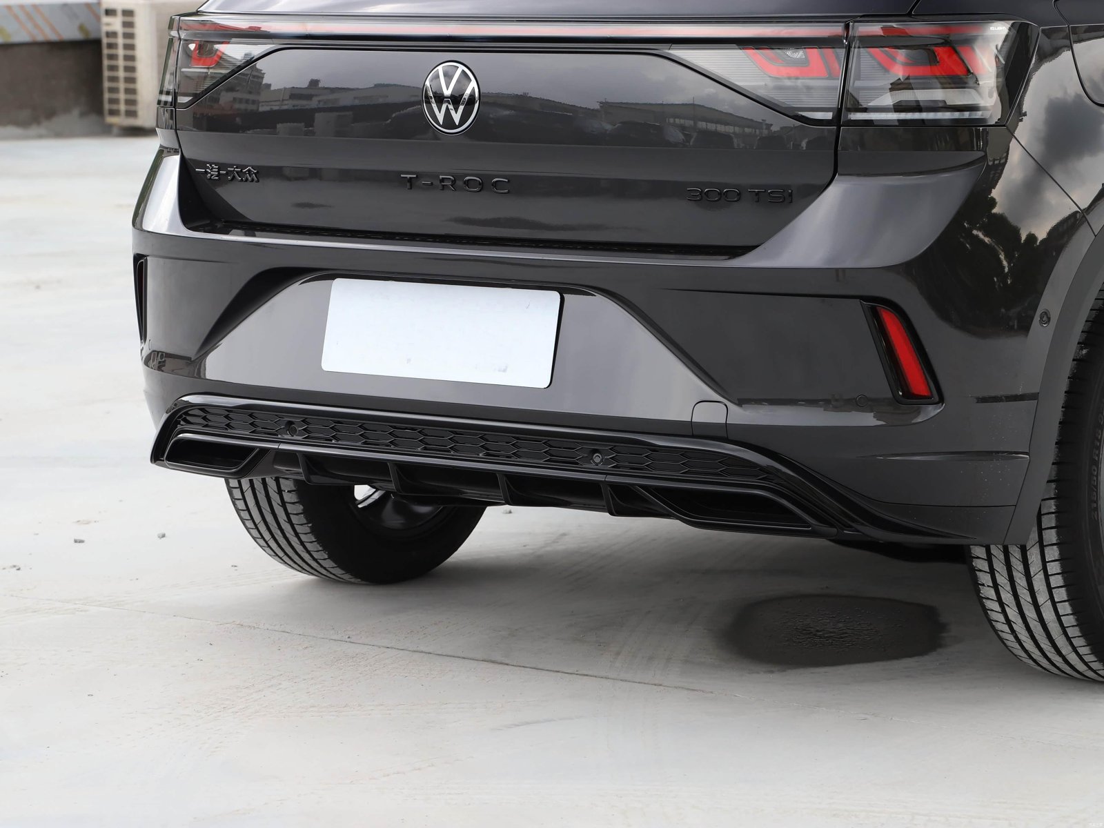 Volkswagen T-Roc 300 TSI DSG 2WD Starlight Black 2026 18