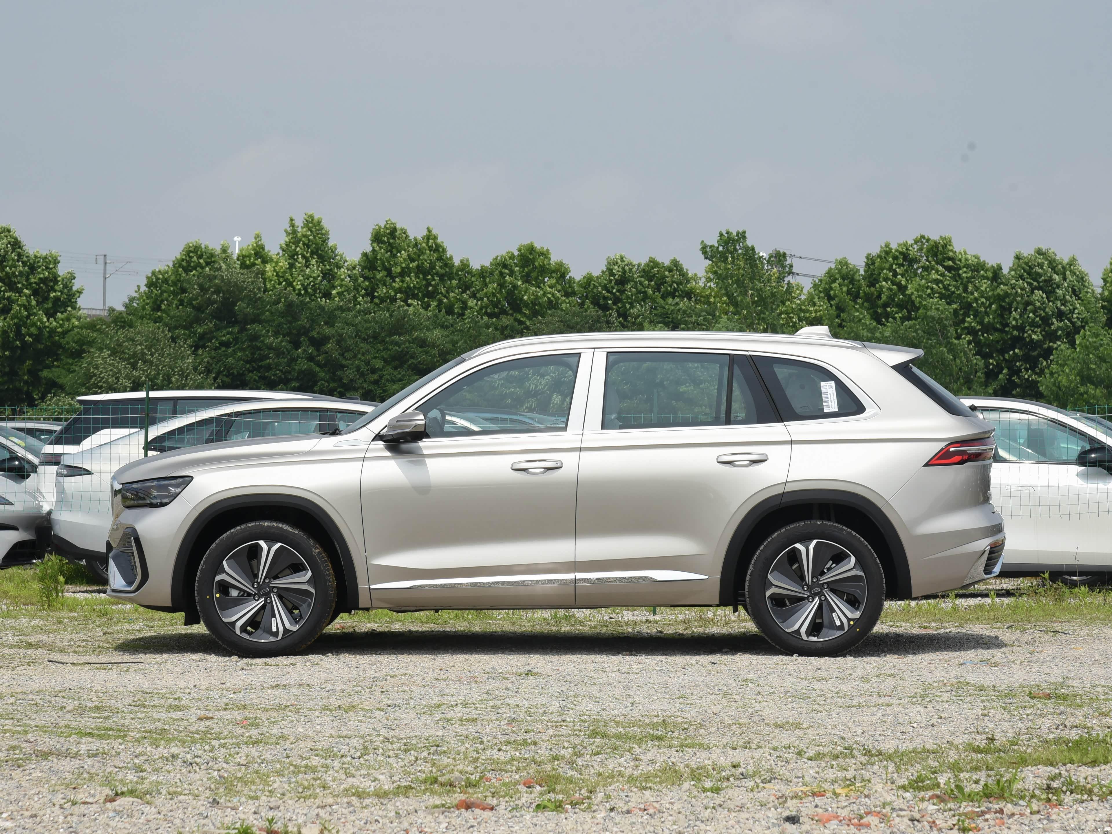 Geely Xingyue L i-HEV Lingyu 2026 4