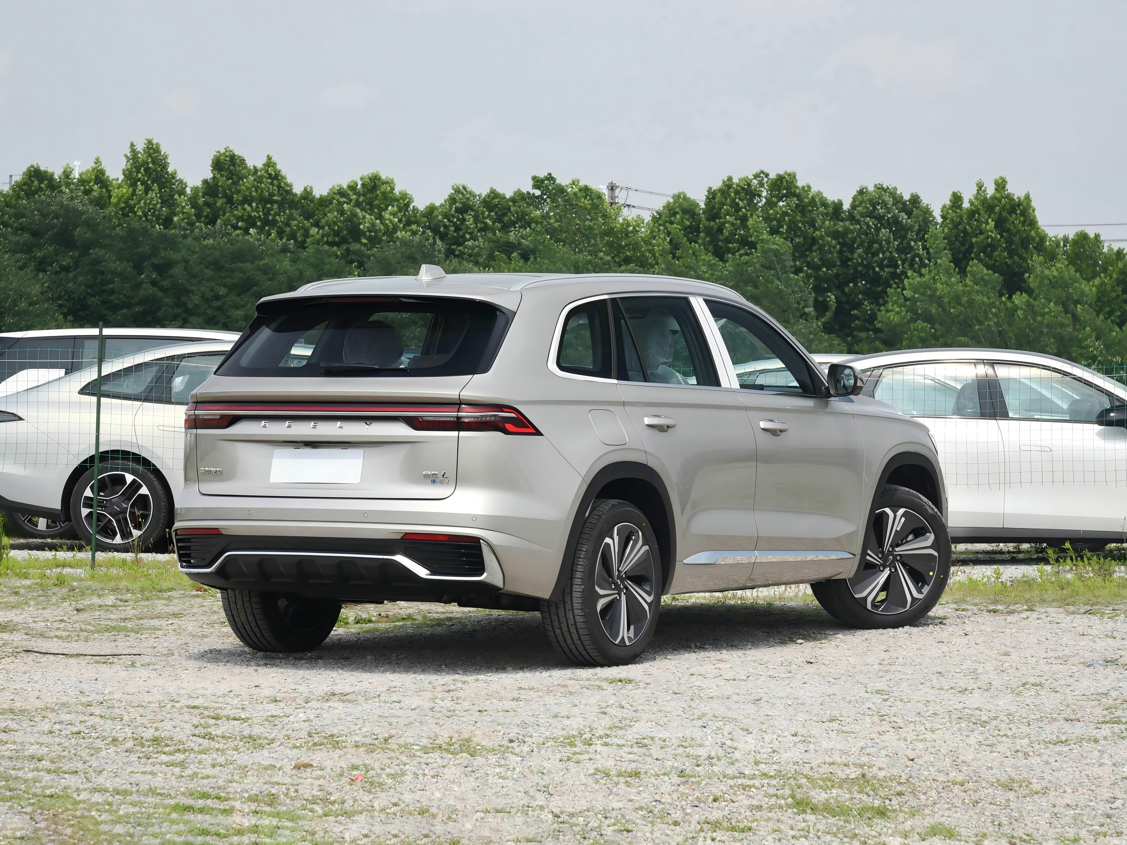 Geely Xingyue L i-HEV Lingyu 2026 7