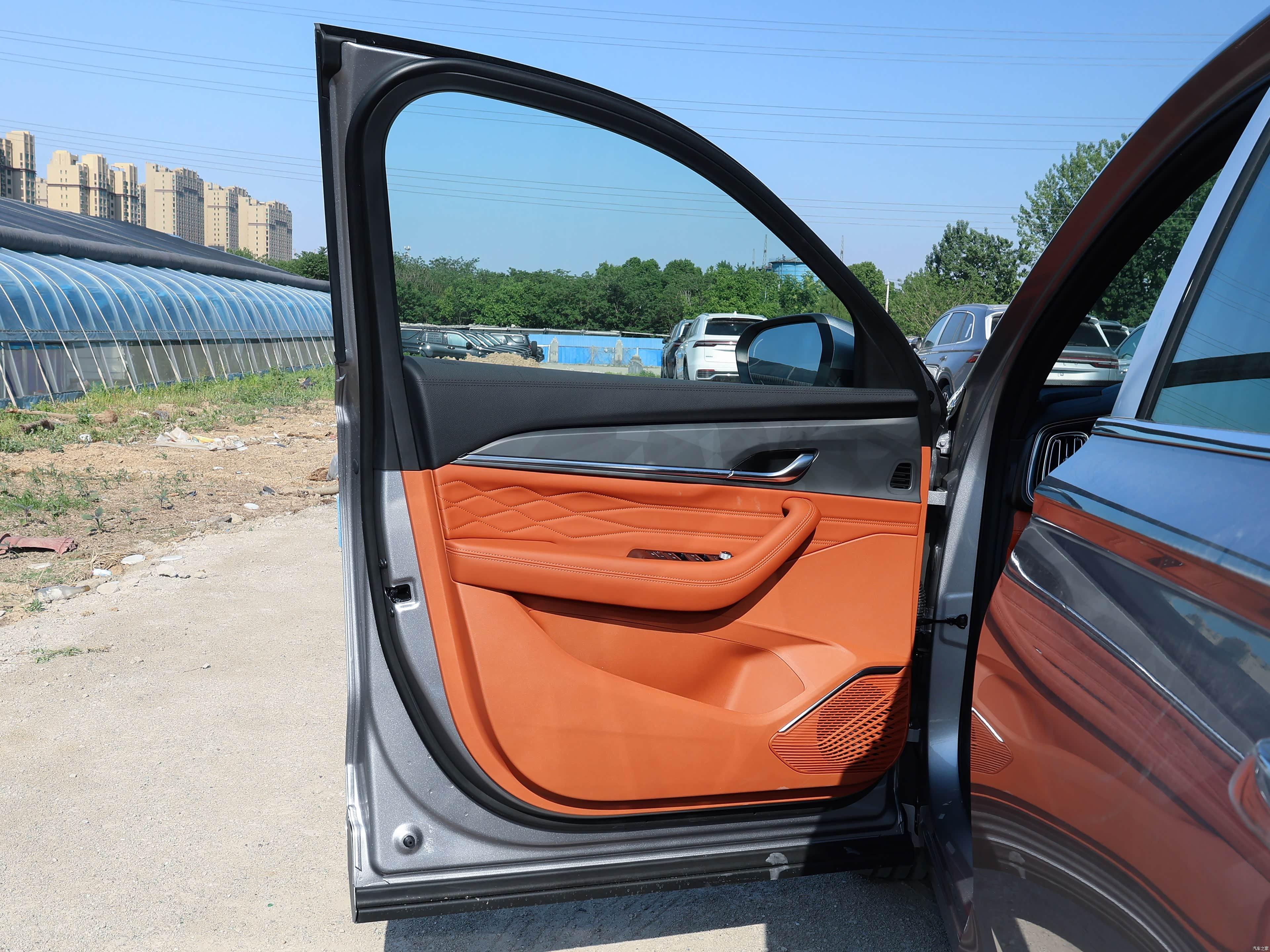 Geely Xingyue L i-HEV Lingyu 2026 27
